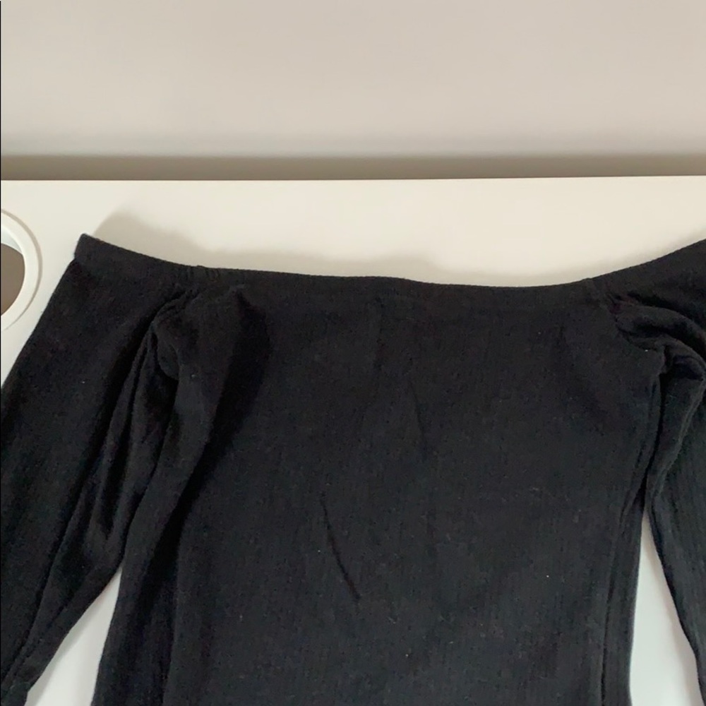 Hollister off the shoulder slim tee, size M